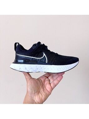 Nike Renew Run 2 Running Shoes Black White Men’s 6.5 / Women’s 8